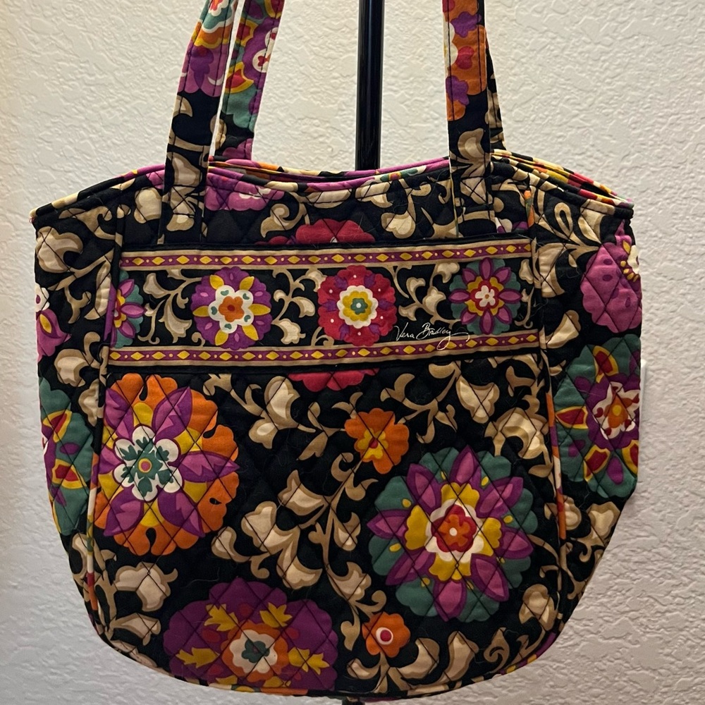 Vera Bradley shoulder purse in excellent, like new condition